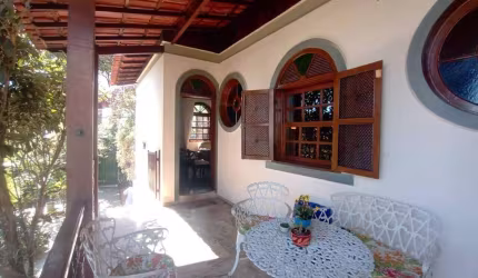 Excelente casa estilo colonial 5 quartos com 4 vagas