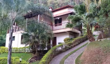 Casa em Condomínio 03 Quartos