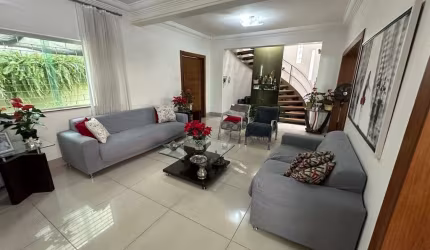EXCELENTE CASA NO PRADO PARA RESIDÊNCIA OU COMERCIAL, CONFORTO E BOM GOSTO
