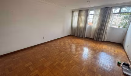EXCELENTE CASA PARA MORADIA OU EMPRESA