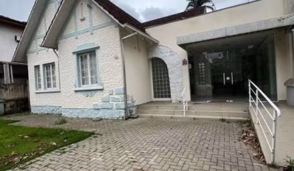 CASA no CENTRO com 3 quartos para VENDA, 280 m²