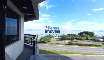 Apartamento amplo com fantástica vista para o mar na Beira-Mar Norte