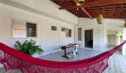 Ampla Casa Padrão Solta para Venda Dentro da Reserva do Paiva com 1.420m² de área Total