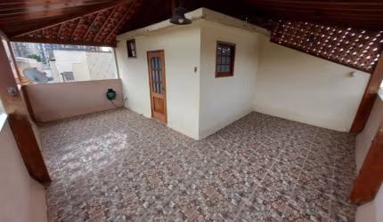 LINDA CASA 3 QUARTOS E DUAS VAGAS CACHAMBI