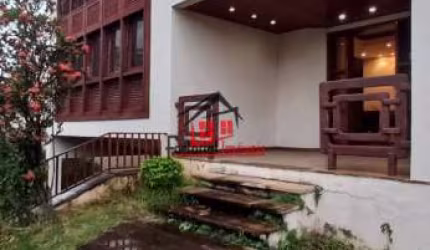 Casa Comercial com 08 quartos e Suíte no Santa Tereza