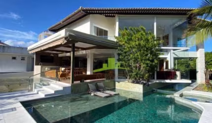 Casa à venda de Alto Luxo em Busca Vida - Buscaville, 959m², 4/4 sendo 3 suítes, Piscina, Espaço gourmet, Adega refrigerada, Sistema de energia solar.