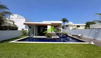Casa de luxo à venda em Interlagos, Litoral Norte: 5 suítes, 750m², piscina, área gourmet, arquitetura moderna de David Bastos, segurança 24h