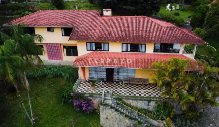 Casa, 4 quartos, 322m², R$ 1.400,000,00 - Agriões, Código 2469