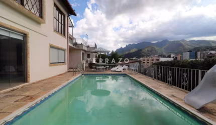 Casa à venda, 3 quartos, 1 suíte, 3 vagas, Várzea - Teresópolis/RJ