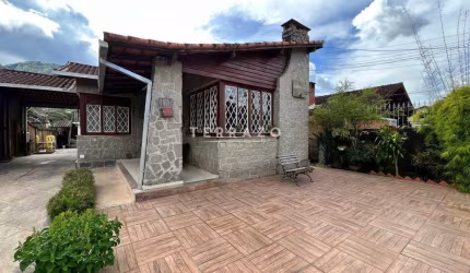 Casa à venda, 3 quartos, 1 suíte, 3 vagas, Jardim Cascata - Teresópolis/RJ