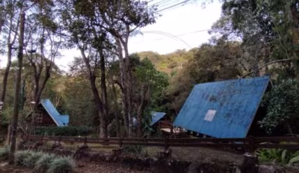 CHALÉ COMPLETO NO CONDOMÍNIO CLUBE DA MONTANHA - ATIBAIA