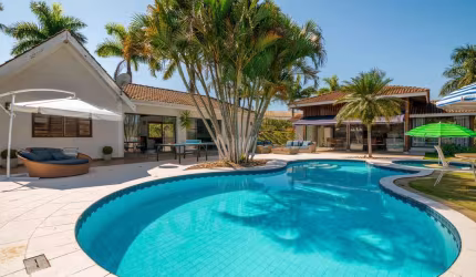Luxuosa chácara à venda em Joanópolis - Acesso exclusivo a represa