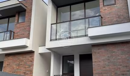Casa Sobrado em Serraria, São José/SC