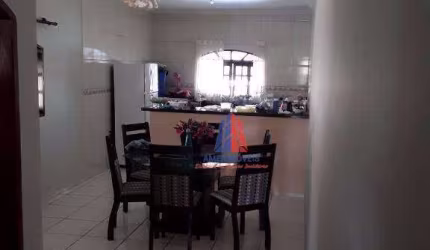 Sobrado com 3 dormitórios à venda, 240 m² por R$ 680.000,00 - Vila Santa Maria - Americana/SP