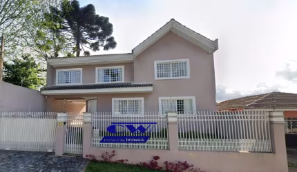 CASA COM PISCINA NO ARISTOCRATA