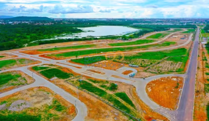 Lote pra vender no Eusébio - Cidade Alpha 4 -  Frente Lago - 450m2
