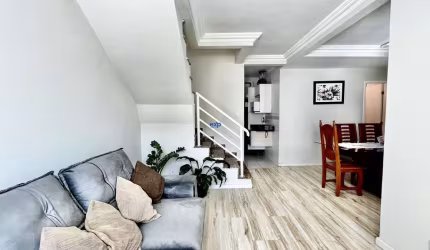 Casa com 4 quartos à venda na Rua Eduardo Couture, 16, Jardim das Américas, Curitiba por R$ 820.000