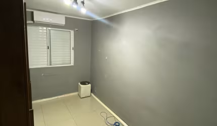 Apartamento reformado em campo grande, 02 quartos com armários, valor já com condomínio!!!