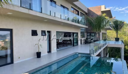 Casa a Venda  Com 750m²,Em Ilhabela  com 10 Dormitórios, sendo 10 Suítes.