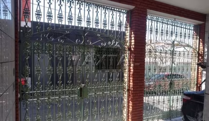 Sobrado à venda no Parque São Lucas, com 3 dormitórios sendo uma suíte e 3 vagas.