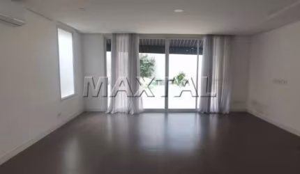 Casa em condomínio fechado, 244m². Com 3 dormitórios, 1 suíte e 3 vagas, no Tremembé.