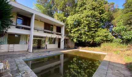 Casa no Tremembé com 892m²,  5 Suítes,  sala estar e jantar, 7 banheiros, 6 vagas