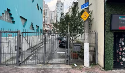 Casa à venda em Vila Particular em Santana, entrada pela Rua Dr. César à  400 metros do Metrô.