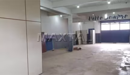 Prédio comercial com 490m². Com 2 pavimentos, 2 banheiros e 2 vagas, na Vila Guilherme.