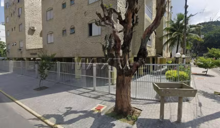 Apartamento mobiliado à venda na Praia da Enseada no Guarujá, de 51 m². Com 1 dormitório e 1 vaga.