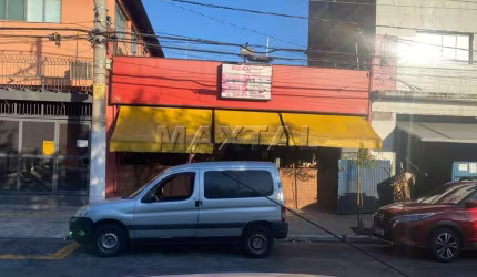 Salão comercial à venda, de 230m². Com 2 banheiros, no Jardim Brasil, ótima localização.