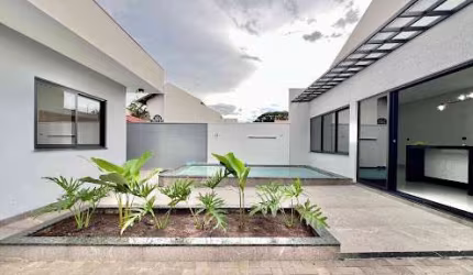 Casa com 3 dormitórios à venda, 250 m² por R$ 1.300.000,00 - Jardim América - Maringá/PR