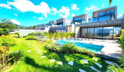 Casa com 4 suites pé na areia em maresias, à venda por R$ 6.000.000- Maresias - São Sebastião/SP