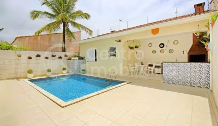 CASA à venda com piscina e 5 quartos em Peruíbe, no bairro Jardim Beira Mar