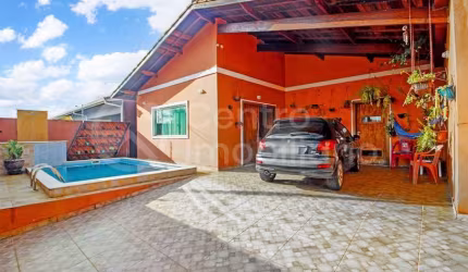 CASA à venda com piscina e 3 quartos em Peruíbe, no bairro Balneario Florida