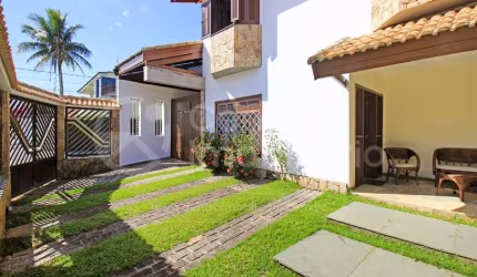 CASA à venda com 4 quartos em Peruíbe, no bairro Stella Maris
