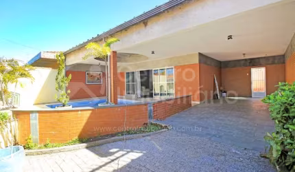 CASA à venda com piscina e 4 quartos em Peruíbe, no bairro Cidade Nova Peruíbe