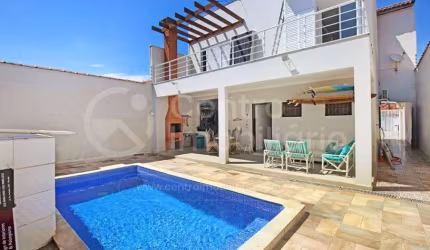 CASA à venda com piscina e 4 quartos em Peruíbe, no bairro Estancia Sao Jose