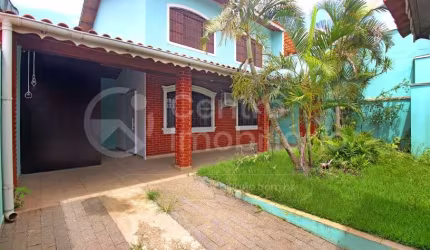 CASA à venda com 5 quartos em Peruíbe, no bairro Jardim Peruibe