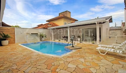 CASA à venda com piscina e 3 quartos em Peruíbe, no bairro Cidade Nova Peruíbe