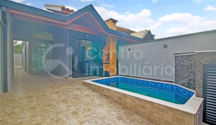 CASA à venda com piscina e 2 quartos em Peruíbe, no bairro Jardim Ribamar