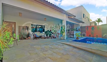 CASA à venda com piscina e 3 quartos em Peruíbe, no bairro Balneario Florida