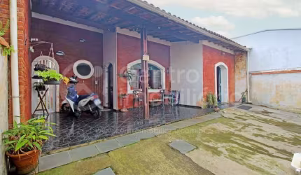 CASA à venda com 3 quartos em Peruíbe, no bairro Parque Balneario Oasis