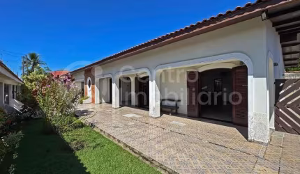 CASA à venda com 5 quartos em Peruíbe, no bairro Parque Turistico