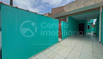 CASA à venda com 2 quartos em Peruíbe, no bairro Balneario Sao Joao Batista