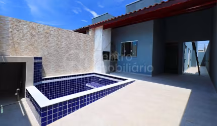 CASA à venda com piscina e 2 quartos em Peruíbe, no bairro Flora Rica