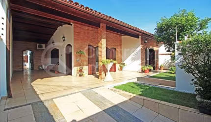 CASA à venda com 4 quartos em Peruíbe, no bairro Jardim Ribamar