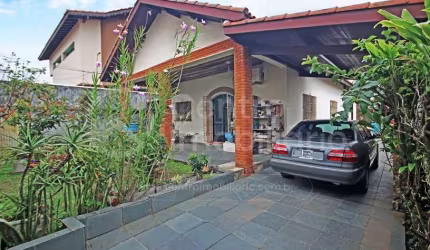 CASA à venda com piscina e 3 quartos em Peruíbe, no bairro Jardim Ribamar