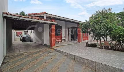 CASA à venda com 2 quartos em Peruíbe, no bairro Balneario Josedy