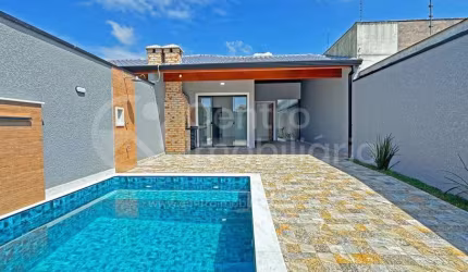 CASA à venda com piscina e 2 quartos em Peruíbe, no bairro Parque D Aville