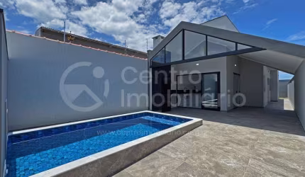 CASA à venda com piscina e 2 quartos em Peruíbe, no bairro Parque D Aville